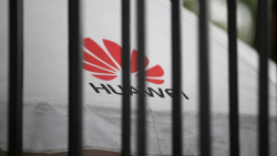 bat ngo huawei cung hoi cung thuyen voi apple ve do ben smartphone