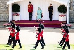 Lễ sinh nhật chính thức giản dị của Nữ hoàng Anh Elizabeth II