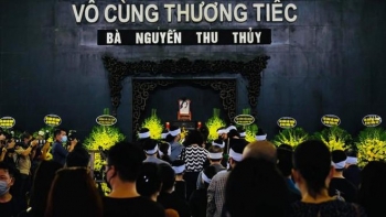 Xúc động khoảnh khắc tiễn biệt Hoa hậu Thu Thủy