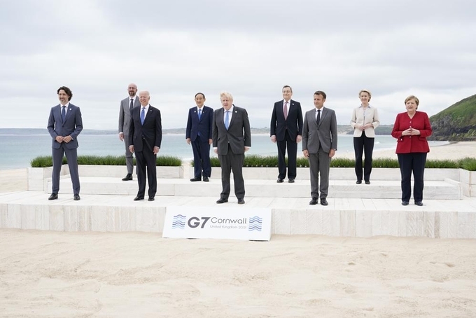 G7 thoát bóng Trump