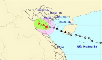 Bão số 2 giật cấp 10, đổ bộ vào đất liền từ Thái Bình đến Nghệ An