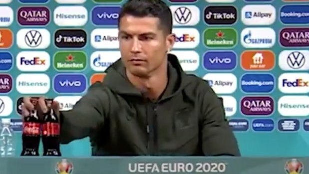 Ronaldo khiến Coca-Cola mất 4 tỷ USD giá trị - VnExpress