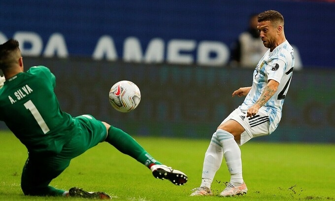 Argentina vào tứ kết Copa America