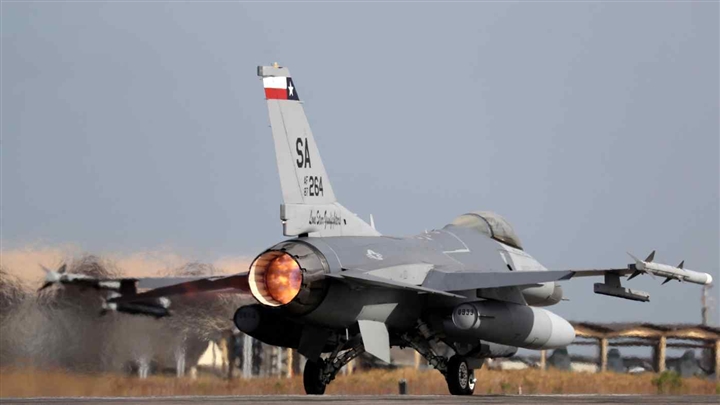 Mỹ phê duyệt bán máy bay chiến đấu F-16, tên lửa cho Philippines - 1