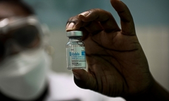 Venezuela mua 12 triệu liều vaccine Cuba