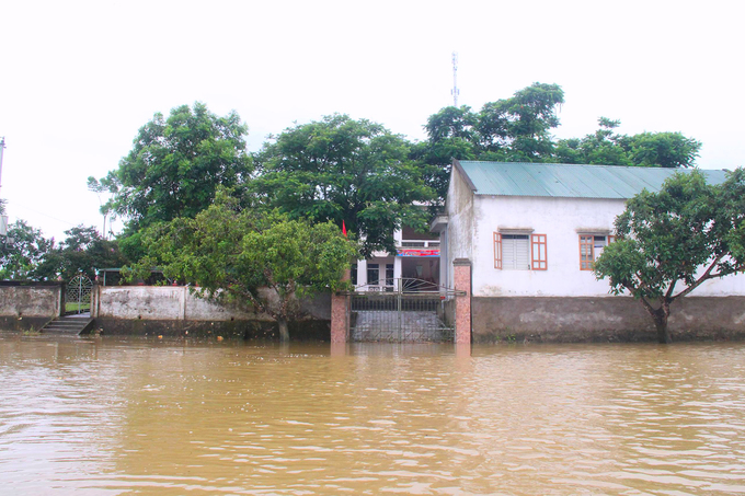 xa o ha tinh bi nuoc lu co lap bon ngay