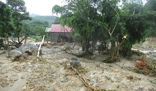 300 nguoi tim kiem nan nhan bi lu cuon o thanh hoa