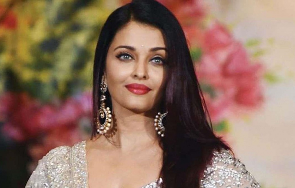 sieu sao bollywood aishwarya rai duong tinh voi virus sars cov 2