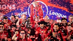 Liverpool nâng Cup Ngoại hạng Anh
