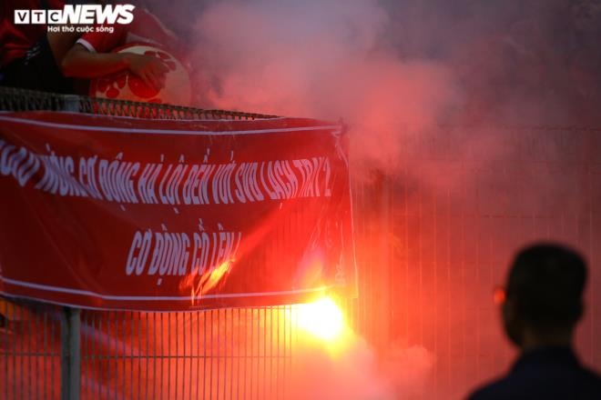 clb hai phong bat luc nhin nhung chi pheo kieu moi tren khan dai pha bong da