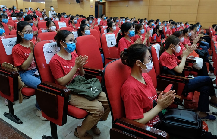 350 cán bộ, sinh viên Đại học Y Hà Nội đến Bình Dương hỗ trợ chống dịch - 1