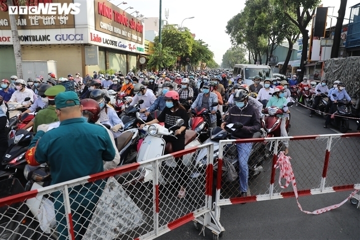 Ông Phan Văn Mãi: TP.HCM có thể kéo dài thời gian áp dụng Chỉ thị 16 - 2