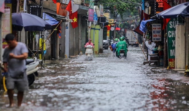 Áp thấp nhiệt đới đổ bộ vùng biển Hải Phòng - Nam Định