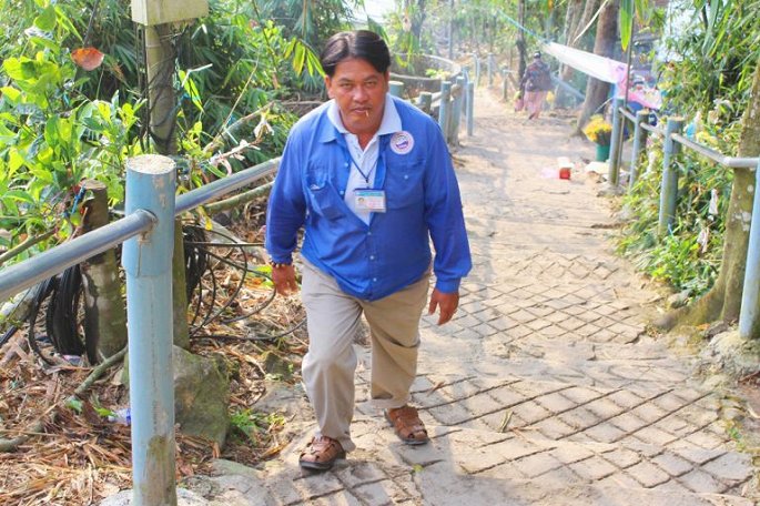 chuyen kinh di o noi du minh xuong vuc tham tim xac chet thoi