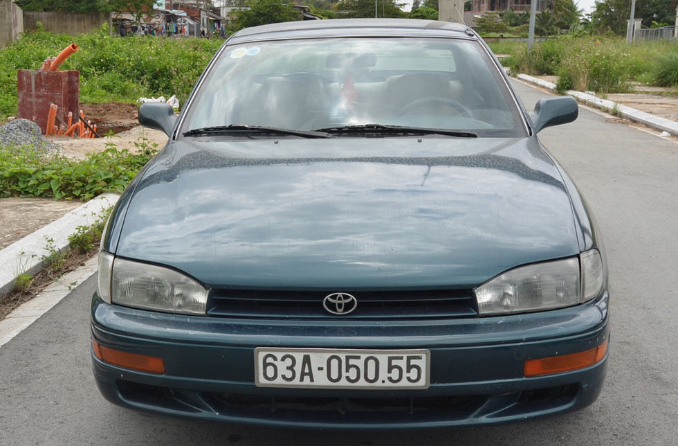 ky la 2 o to toyota camry co cung bien so giong het nhau