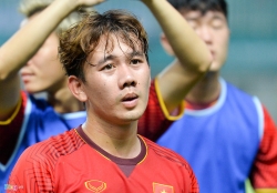 ban gai xinh dep cua minh vuong u23 gay bao dan mang