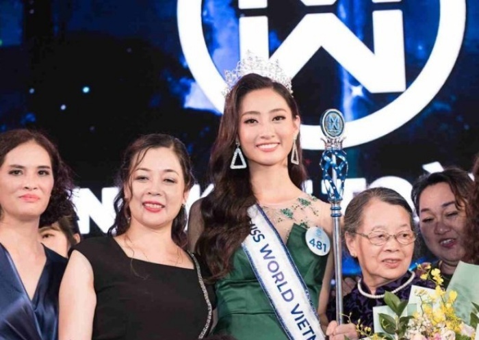 thi sinh miss world vn bi chi trich dong cham gia the hoa hau luong thuy linh