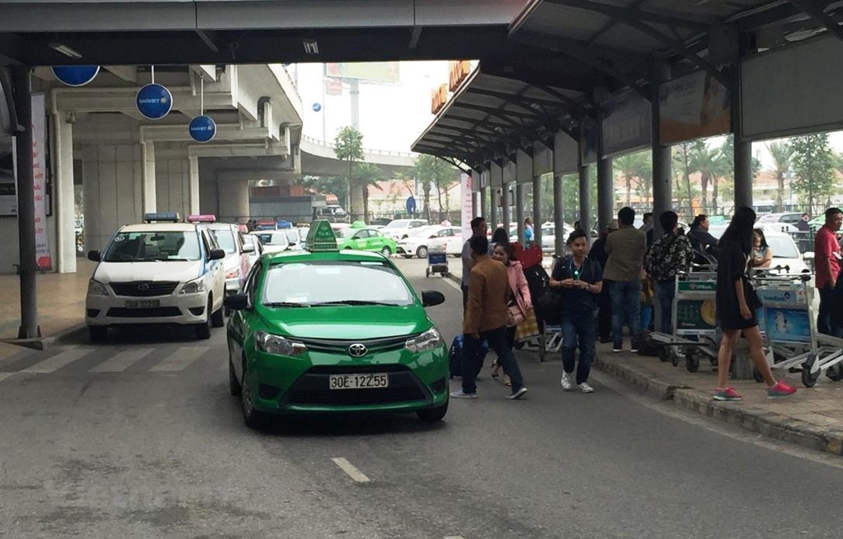 san bay noi bai canh bao ve taxi du nhung nhieu khach