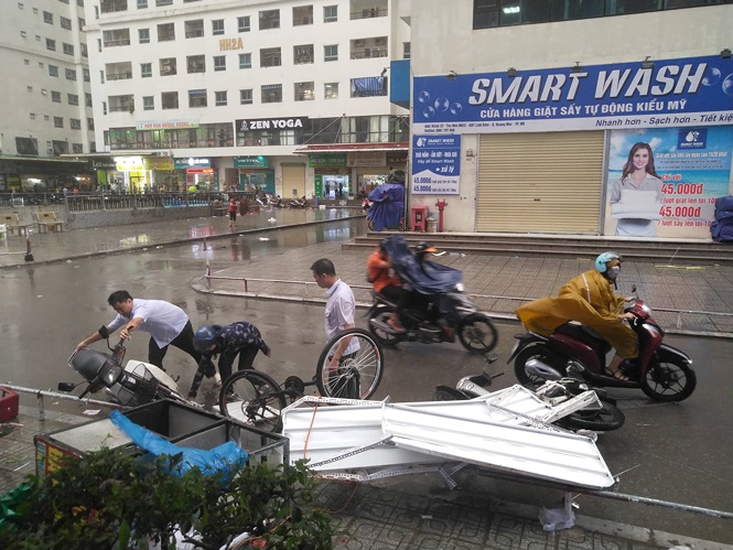 mua dong thoi bay nguoi quat nga nhieu xe co cay xanh o ha noi