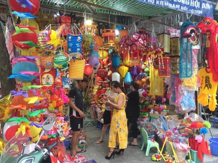 do choi trung thu truyen thong khoe mau tren pho phuong ha noi