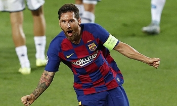 Messi đưa Barca vào tứ kết Champions League