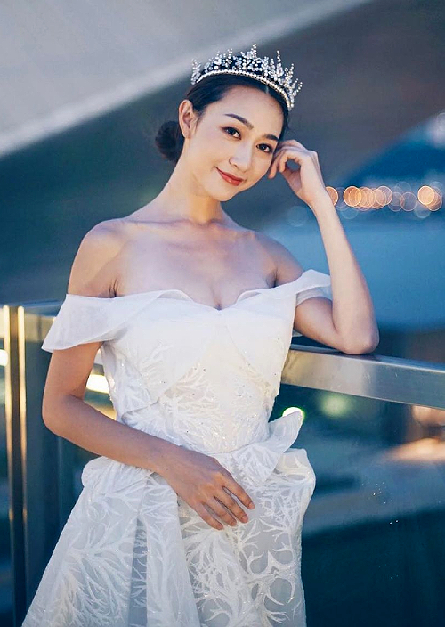 Hoa hậu Hong Kong 2019 Hoàng Gia Văn.