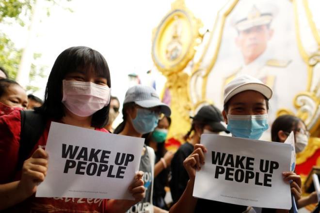 Biểu tình chưa từng có ở Bangkok, hàng nghìn người đòi chính phủ cải cách - 4