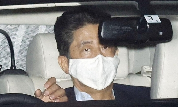 Thủ tướng Nhật rời bệnh viện