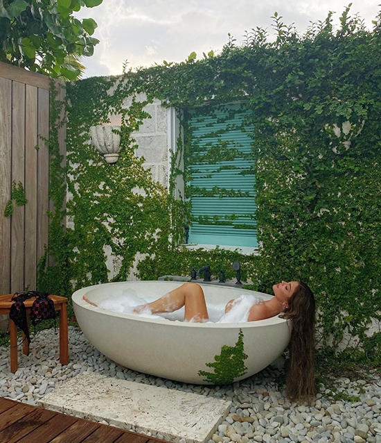 Kylie Jenner khoe body trong kỳ nghỉ sinh nhật