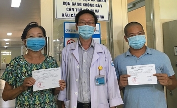 Hai bệnh nhân Covid-19 tại TP HCM xuất viện