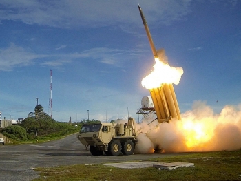 Nhật Bản lo ngại Trung Quốc phóng tên lửa tại Biển Đông