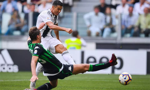 ronaldo khai hoa juventus toan thang o serie a