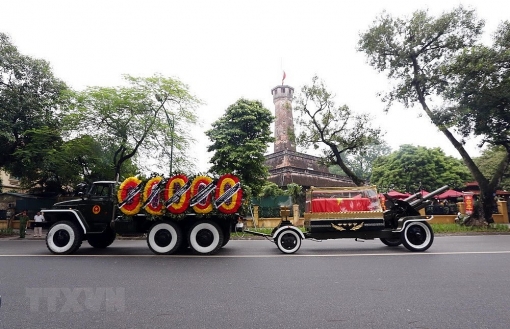 doan xe cho linh cuu chu tich nuoc tren duong pho ha noi