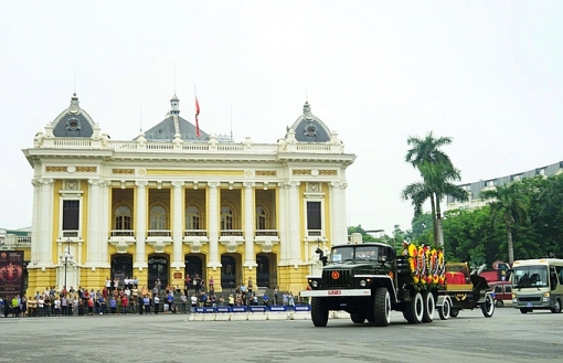 linh cuu chu tich nuoc qua cac tuyen pho ha noi