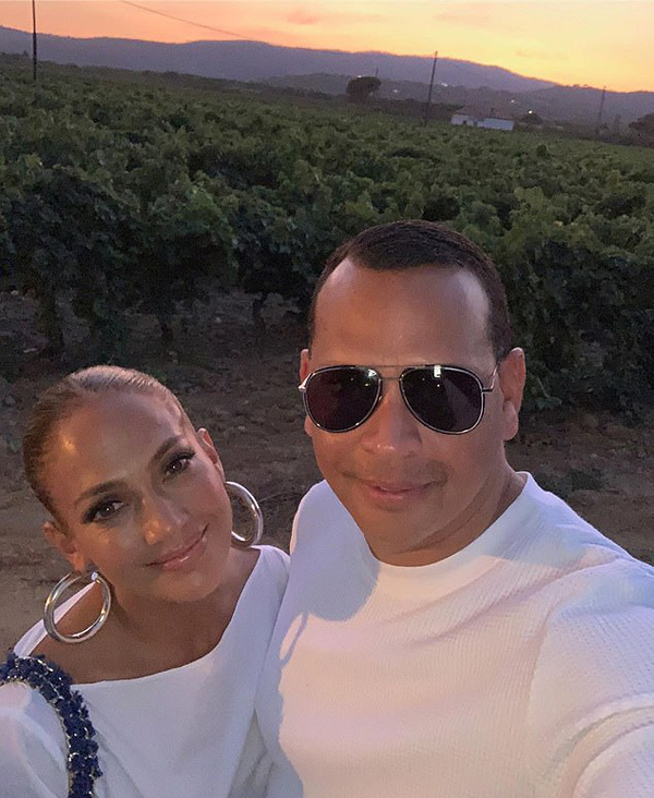 jennifer lopez khoe co bung