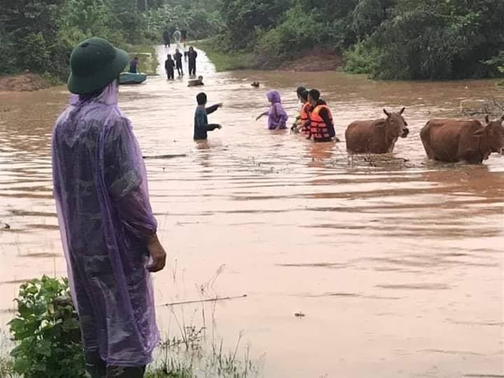 ap thap kep di thuong mien trung co noi mua toi 700mm