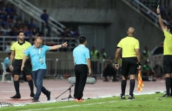 bui tien dung chac suat bat chinh o luot ve afc cup