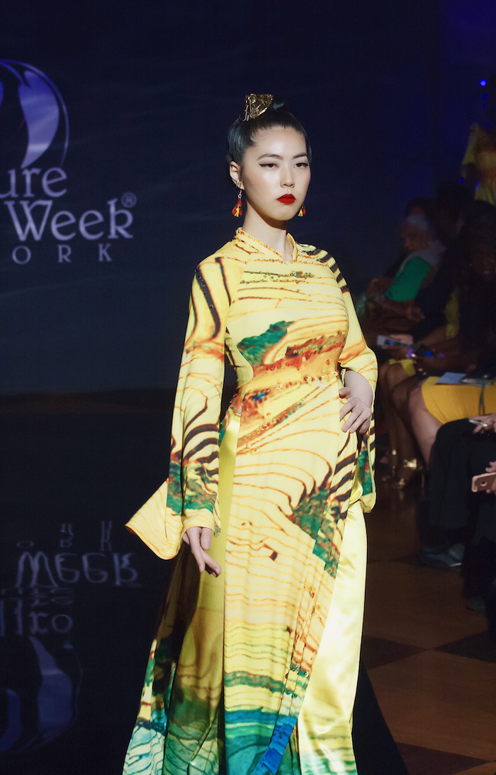 sieu mau quoc te dien non dat vang trinh dien bo suu tap s viet tai new york couture fashion week