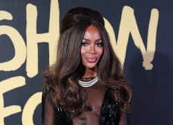 “Báo đen” Naomi Campbell gợi cảm “hết nấc” ở độ tuổi U50