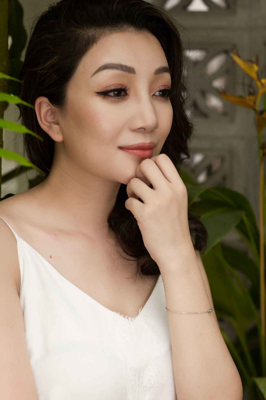 pham thu ha day goi cam trong mv mot minh