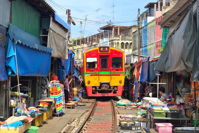 cho duong ray xe lua o bangkok