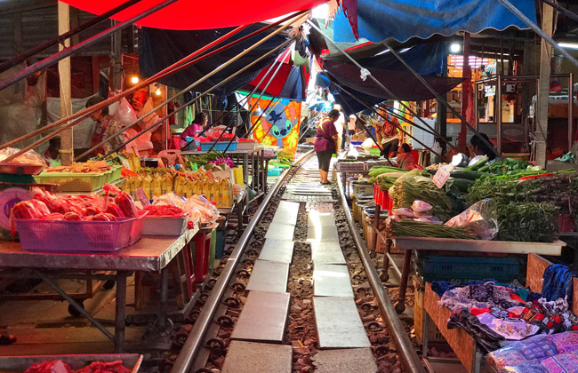 cho duong ray xe lua o bangkok