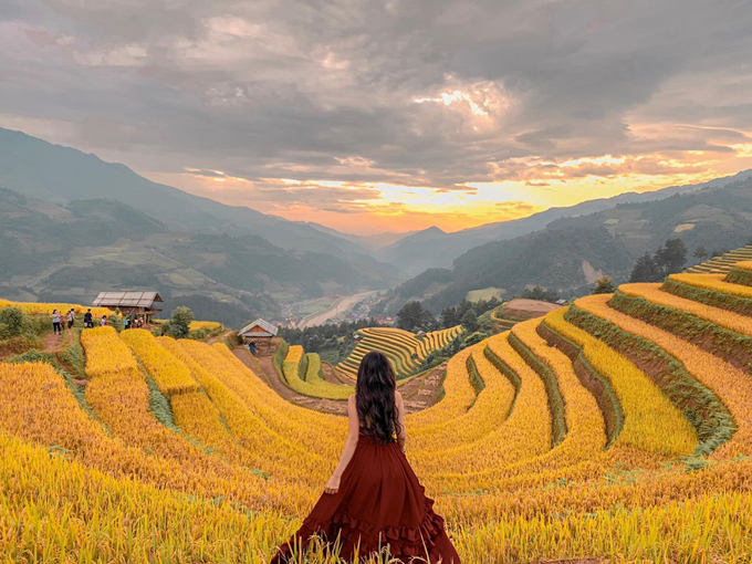 co gai ha noi lac giua mu cang chai