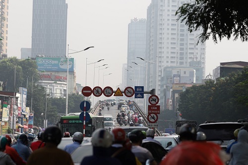 khong khi ha noi o nhiem theo chu ky