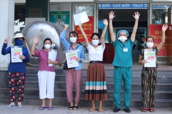 Những câu chuyện đẹp từ bệnh viện dã chiến tuyến huyện