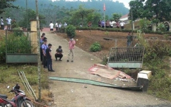 Nguyên nhân cổng trường sập khiến 6 học sinh thương vong ở Lào Cai
