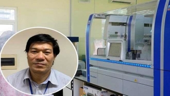 Nâng giá máy xét nghiệm COVID-19: Cựu Giám đốc CDC Hà Nội khai gì?