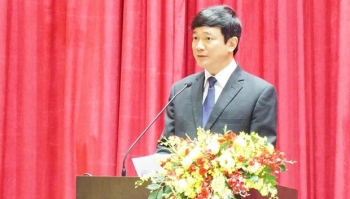 Cách chức tất cả các chức vụ trong Đảng với Hiệu trưởng trường Đại học Tôn Đức Thắng