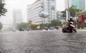 Bão số 5 suy yếu thành áp thấp nhiệt đới, tỉnh Quảng Bình đến Thanh Hóa mưa to