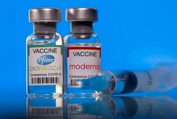 Thế giới sẽ đối mặt với "thảm họa lãng phí vaccine"?!